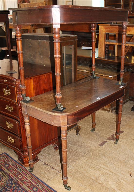 Regency mahogany dining table